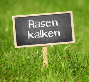 Rasen kalken